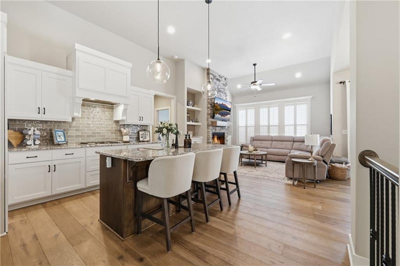 2617 Hook Farm Ln, Lee's Summit, MO 64082
