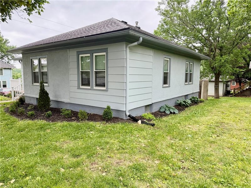 506 3rd St, Wathena, KS 66090