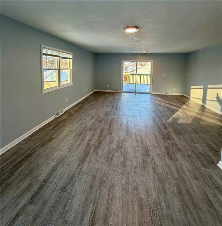 506 3rd St, Wathena, KS 66090