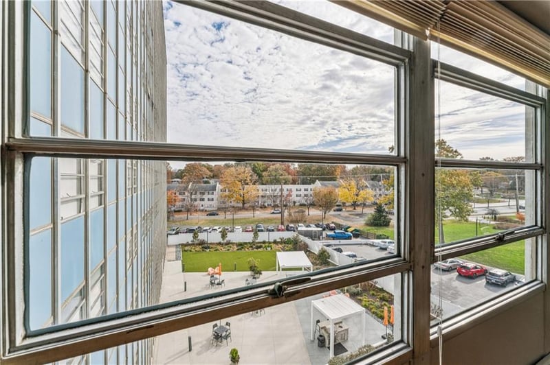 333 W Meyer Blvd #504, Kansas City, MO 64113