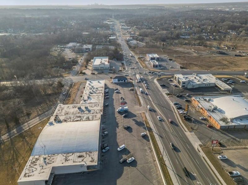 11225 E Us Highway 24 Hw, Independence, MO 64054