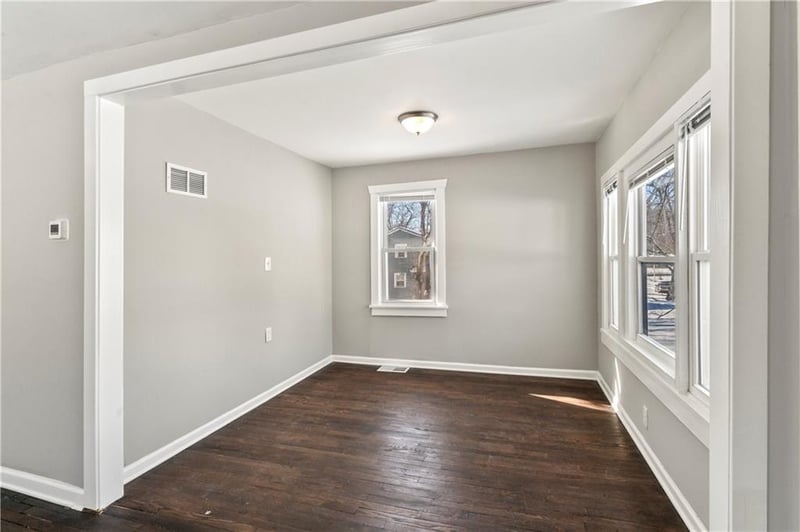 1119 84th St, Kansas City, MO 64131