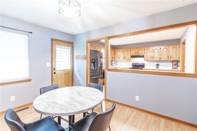1208 Cambridge Dr, Warrensburg, MO 64093