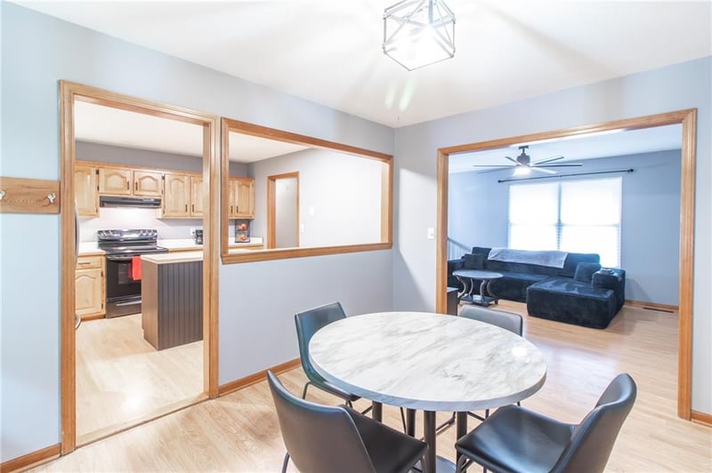 1208 Cambridge Dr, Warrensburg, MO 64093