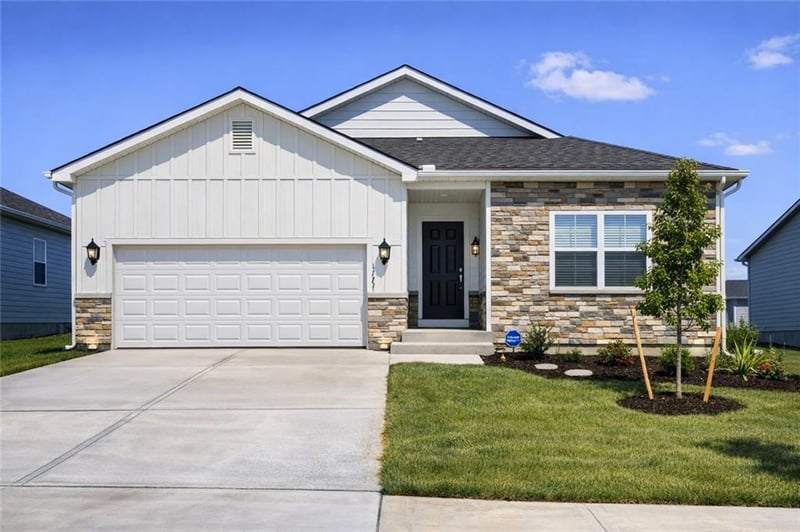 25218 177th Ter, Gardner, KS 66030