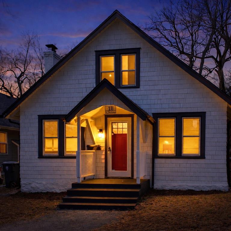 18 79th Ter, Kansas City, MO 64114