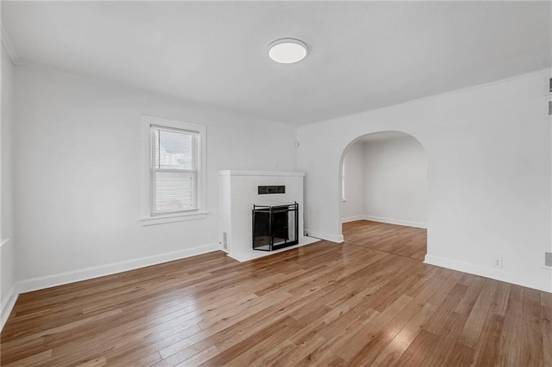 18 79th Ter, Kansas City, MO 64114