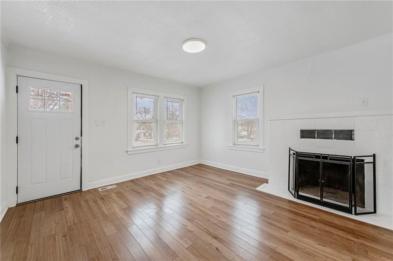 18 79th Ter, Kansas City, MO 64114