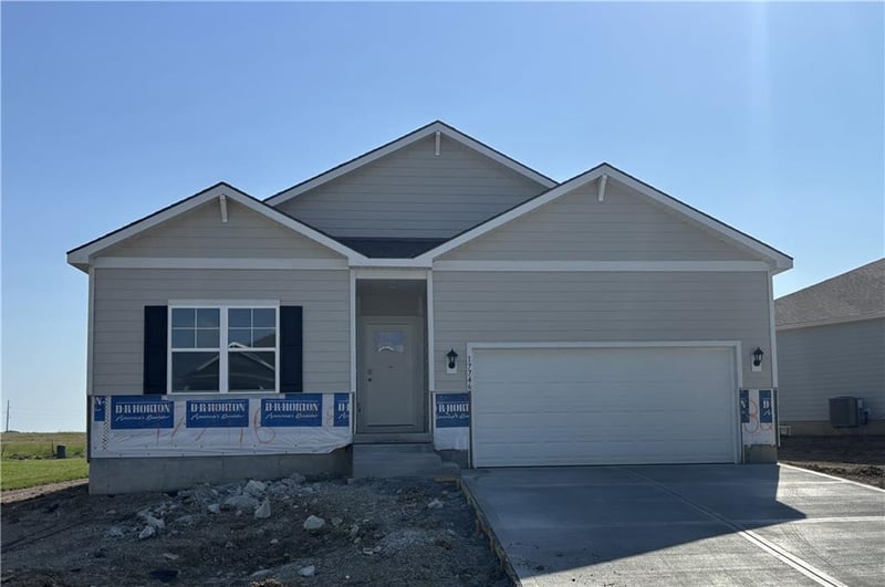 17746 Red Bird St, Gardner, KS 66030