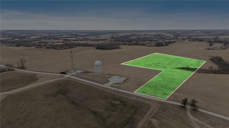 Spratt Rd, Weston, MO 64098
