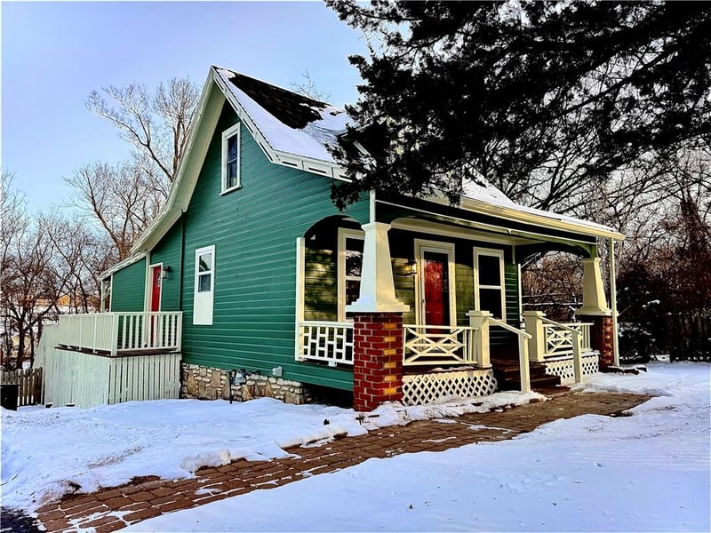 4701 Oakley Ave, Kansas City, MO 64117