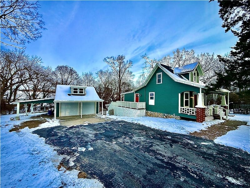 4701 Oakley Ave, Kansas City, MO 64117