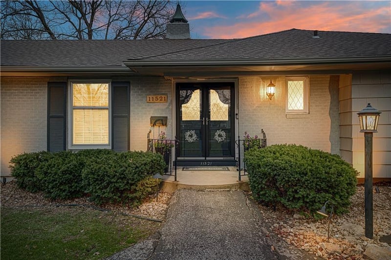 11521 Minor Dr, Kansas City, MO 64114