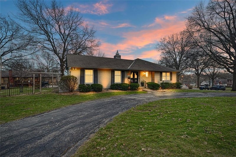 11521 Minor Dr, Kansas City, MO 64114