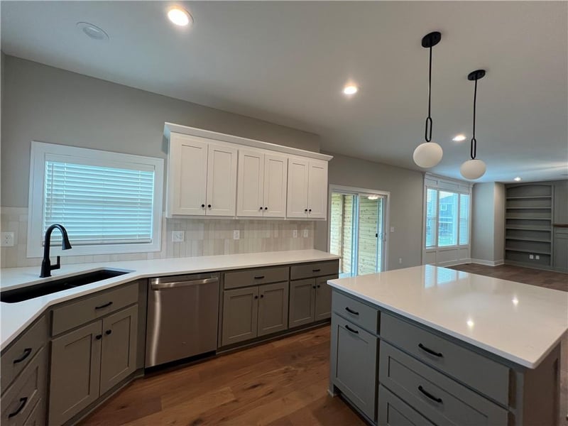 16949 Brentwood St, Olathe, KS 66062