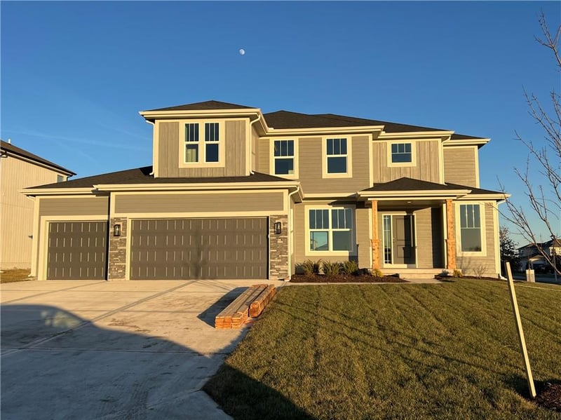 16949 Brentwood St, Olathe, KS 66062