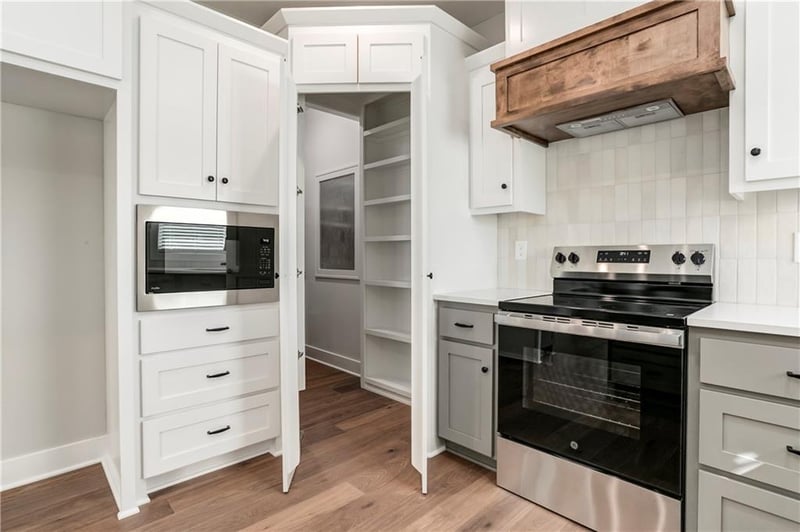 16949 Brentwood St, Olathe, KS 66062