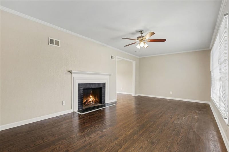 9705 Gregory Blvd, Raytown, MO 64133