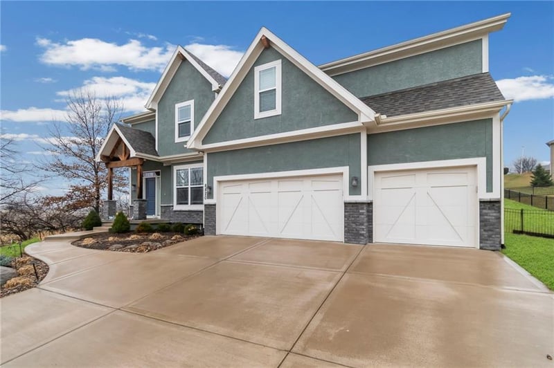 8820 94th St, Kansas City, MO 64157