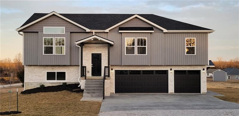 219 141st Rd, Warrensburg, MO 64093