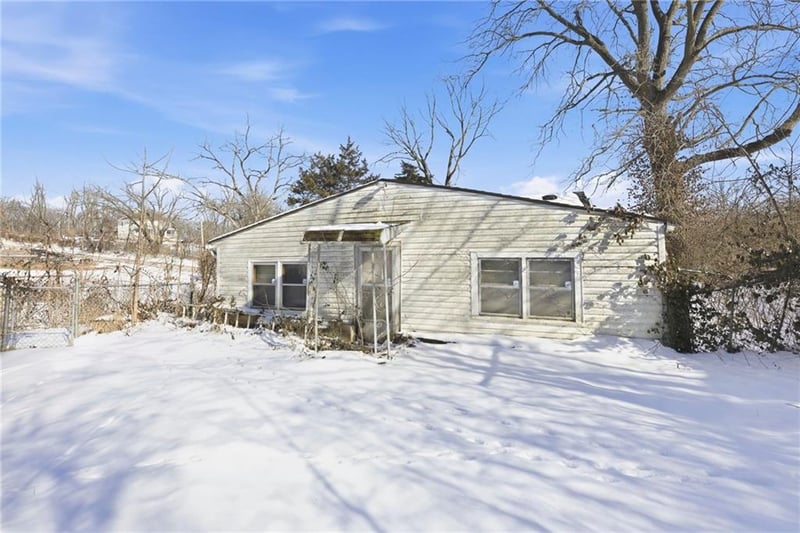 3200 N 42nd Ter, Kansas City, KS 66104
