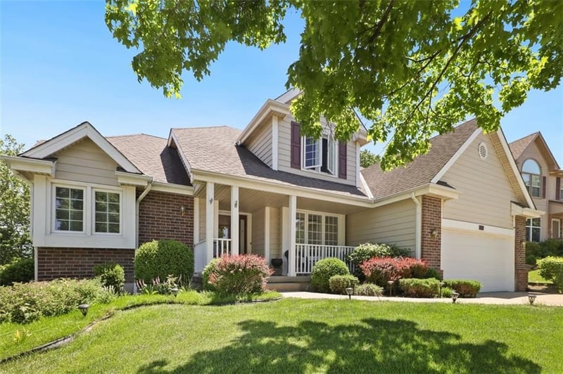 7245 Myrtle Ave, Gladstone, MO 64119
