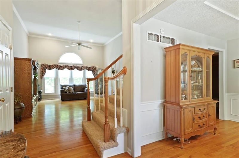 7245 Myrtle Ave, Gladstone, MO 64119