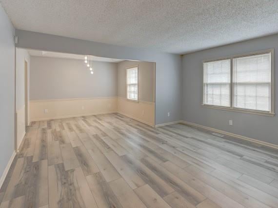 1511 99th St, Kansas City, MO 64155