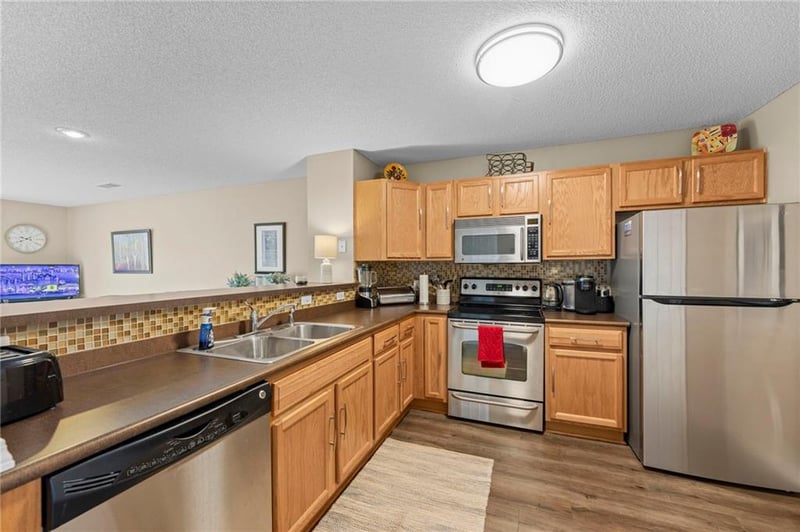 5521 Fairmount Ave, Kansas City, MO 64118