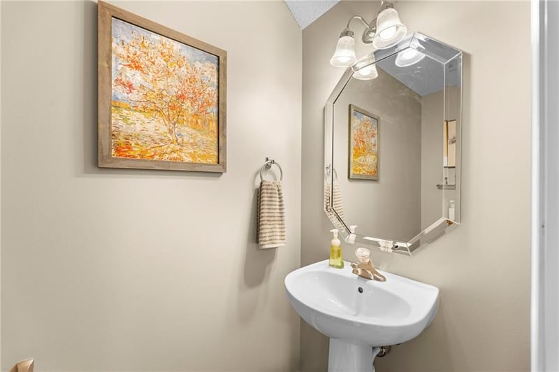 5521 Fairmount Ave, Kansas City, MO 64118