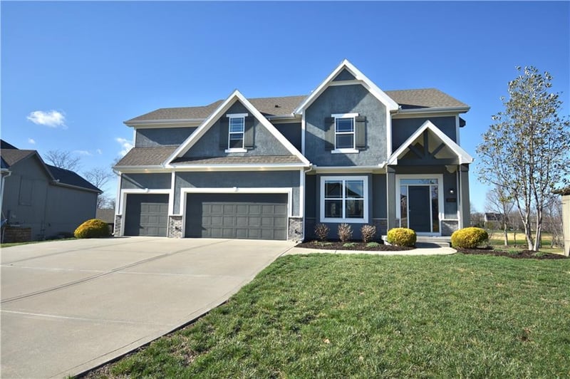 8218 90th St, Kansas City, MO 64157