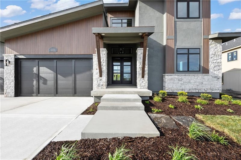 11711 181st Ter, Overland Park, KS 66103