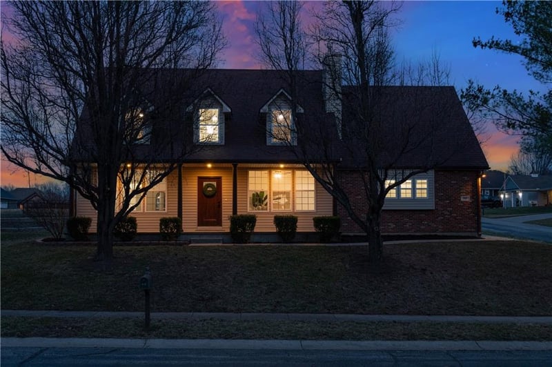 707 Tall Chief St, Buckner, MO 64016