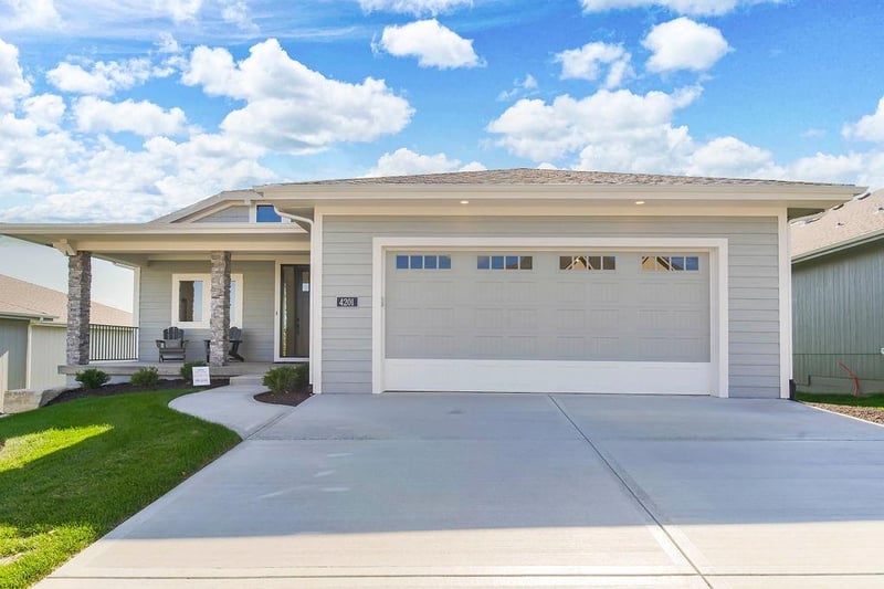 4013 158th Pl, Overland Park, KS 66224