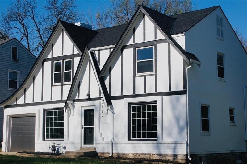 7316 Charlotte St, Kansas City, MO 64131