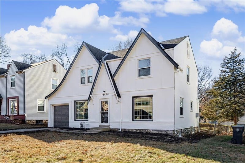 7316 Charlotte St, Kansas City, MO 64131