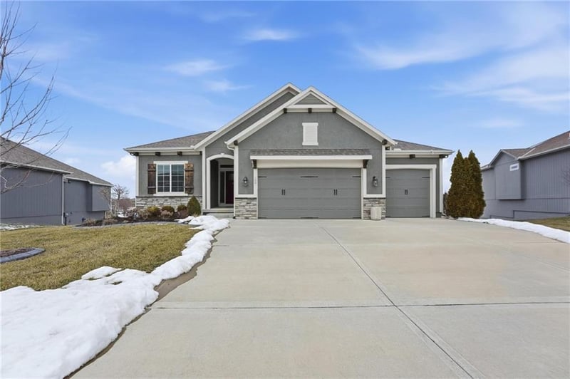 109 Riley St, Blue Springs, MO 64064