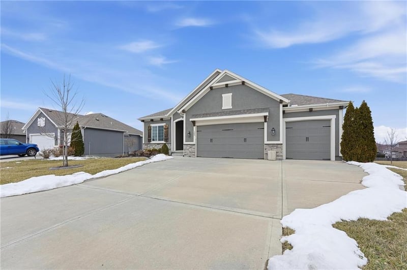 109 Riley St, Blue Springs, MO 64064