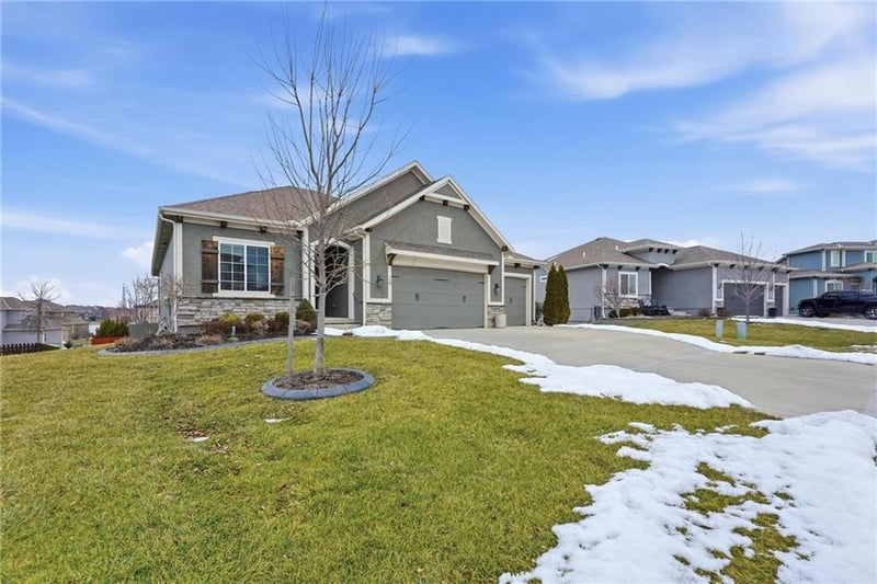 109 Riley St, Blue Springs, MO 64064