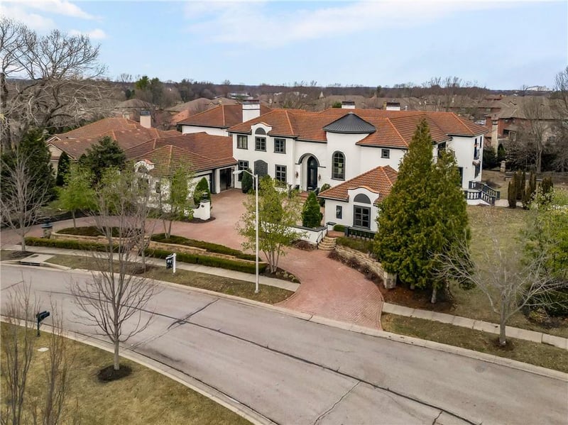 3423 W 138th St, Leawood, KS 66224