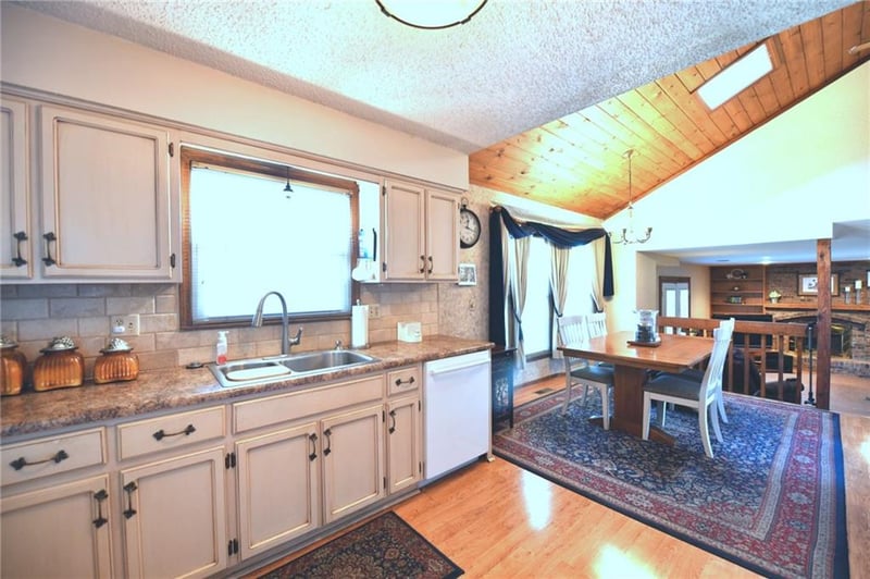 822 57th Ter, Kansas City, KS 66106