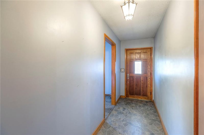 8428 James A Reed Rd, Raytown, MO 64138