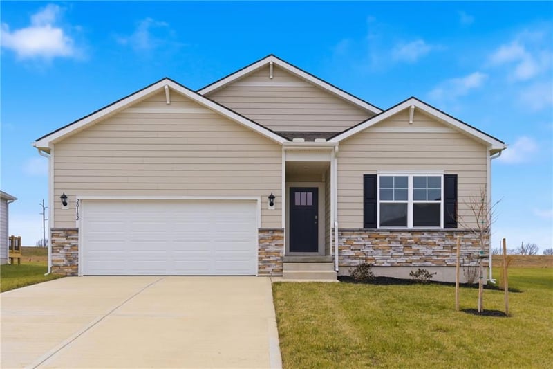 19570 202nd Ter, Spring Hill, KS 66083