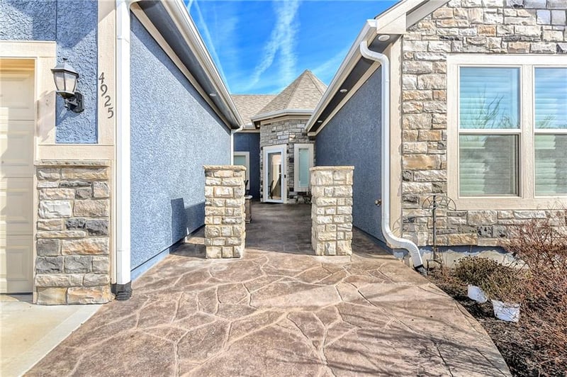 4925 Tallgrass St, Leavenworth, KS 66048