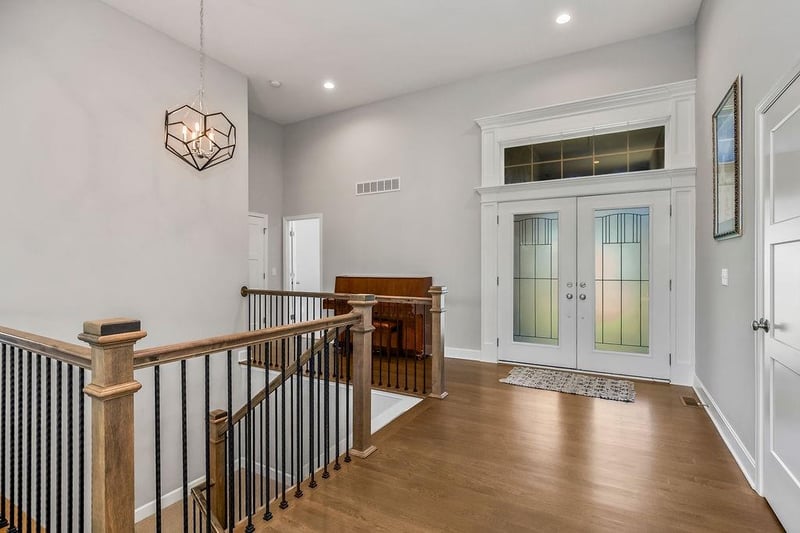 9831 Promenade Dr, Parkville, MO 64152