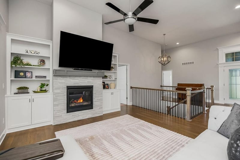 9831 Promenade Dr, Parkville, MO 64152