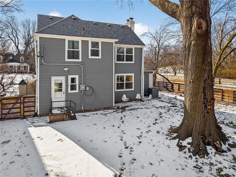 1124 77th St, Kansas City, MO 64114