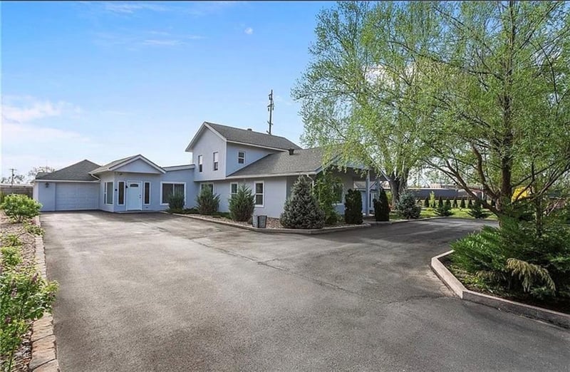 831 72nd St, Kansas City, KS 66111