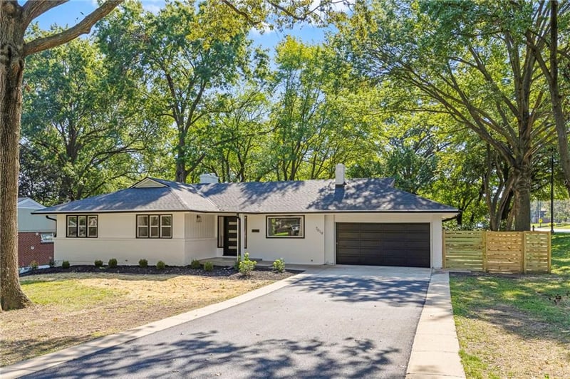 7019 69th Ter, Overland Park, KS 66204