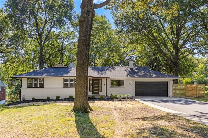 7019 69th Ter, Overland Park, KS 66204